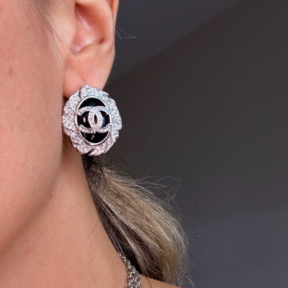 🖤Statement Chanel Black Resin CC Crystal Earrings✨ - Picture 11 of 13